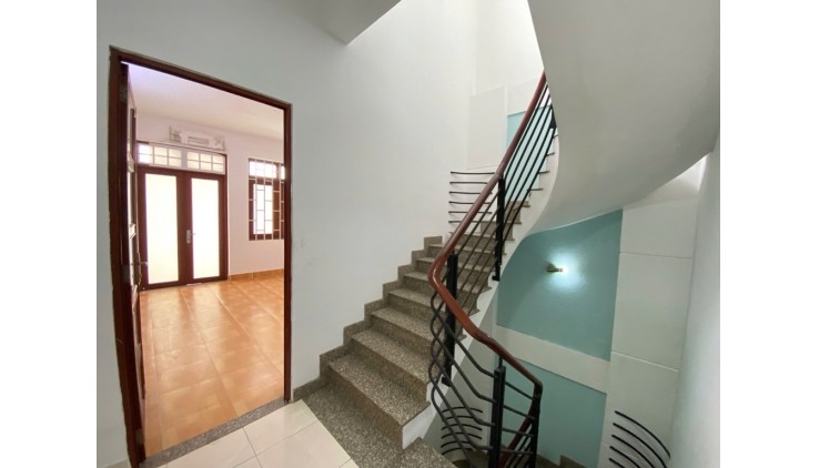 NHÀ 1/ ĐẤT MỚI, 52M2, 4 TẦNG 4PN, HẺM XE HƠI, NGAY CHỢ GIÁ HƠN 6 TỶ